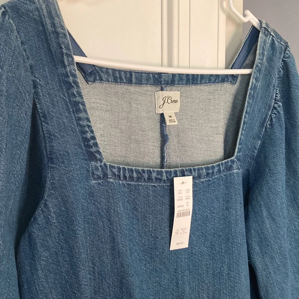 New with Tag: J Crew Squareneck Chambray Top. Size Medium - Picture 6 of 12